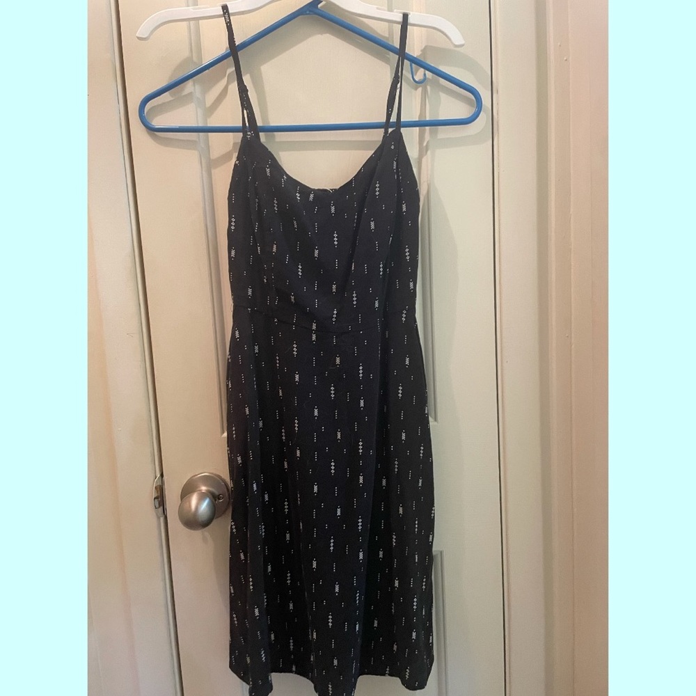 Like new 🌟Open back cute dress